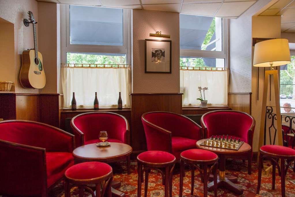 Brit Hotel Le Lion D'Or Шинон Удобства фото