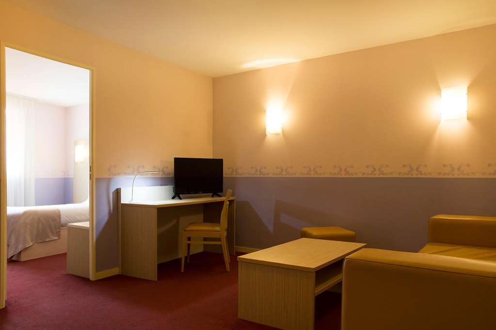 Brit Hotel Le Lion D'Or Шинон Номер фото