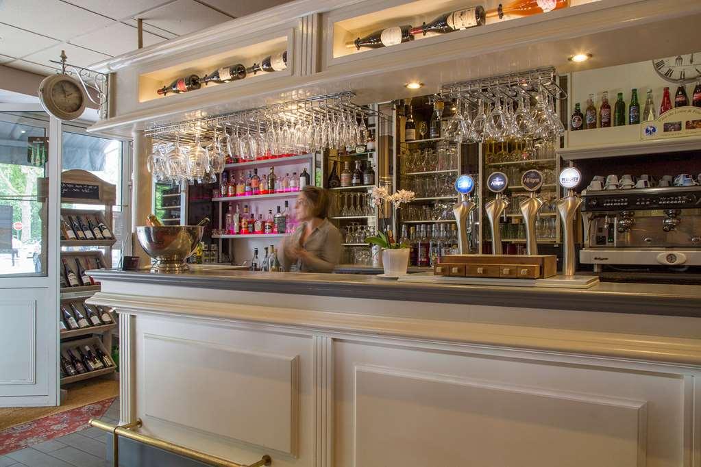 Brit Hotel Le Lion D'Or Шинон Ресторан фото