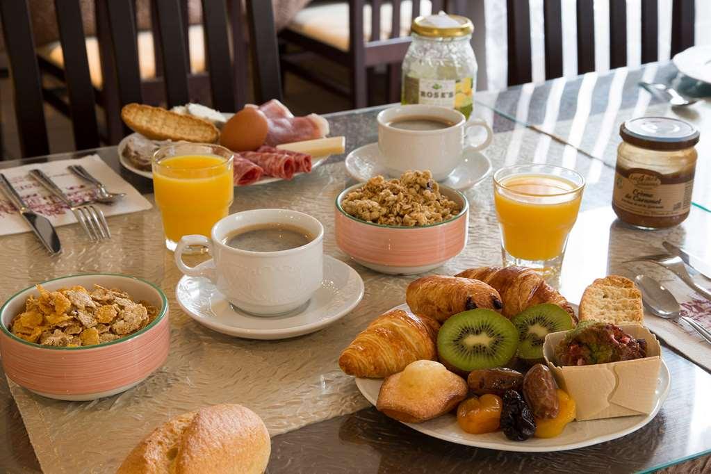 Brit Hotel Le Lion D'Or Шинон Удобства фото