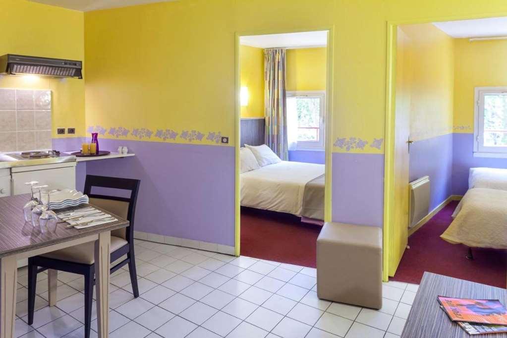Brit Hotel Le Lion D'Or Шинон Номер фото
