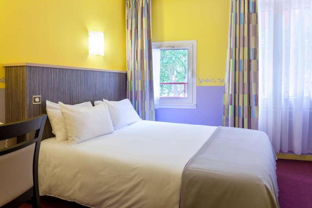 Brit Hotel Le Lion D'Or Шинон Номер фото