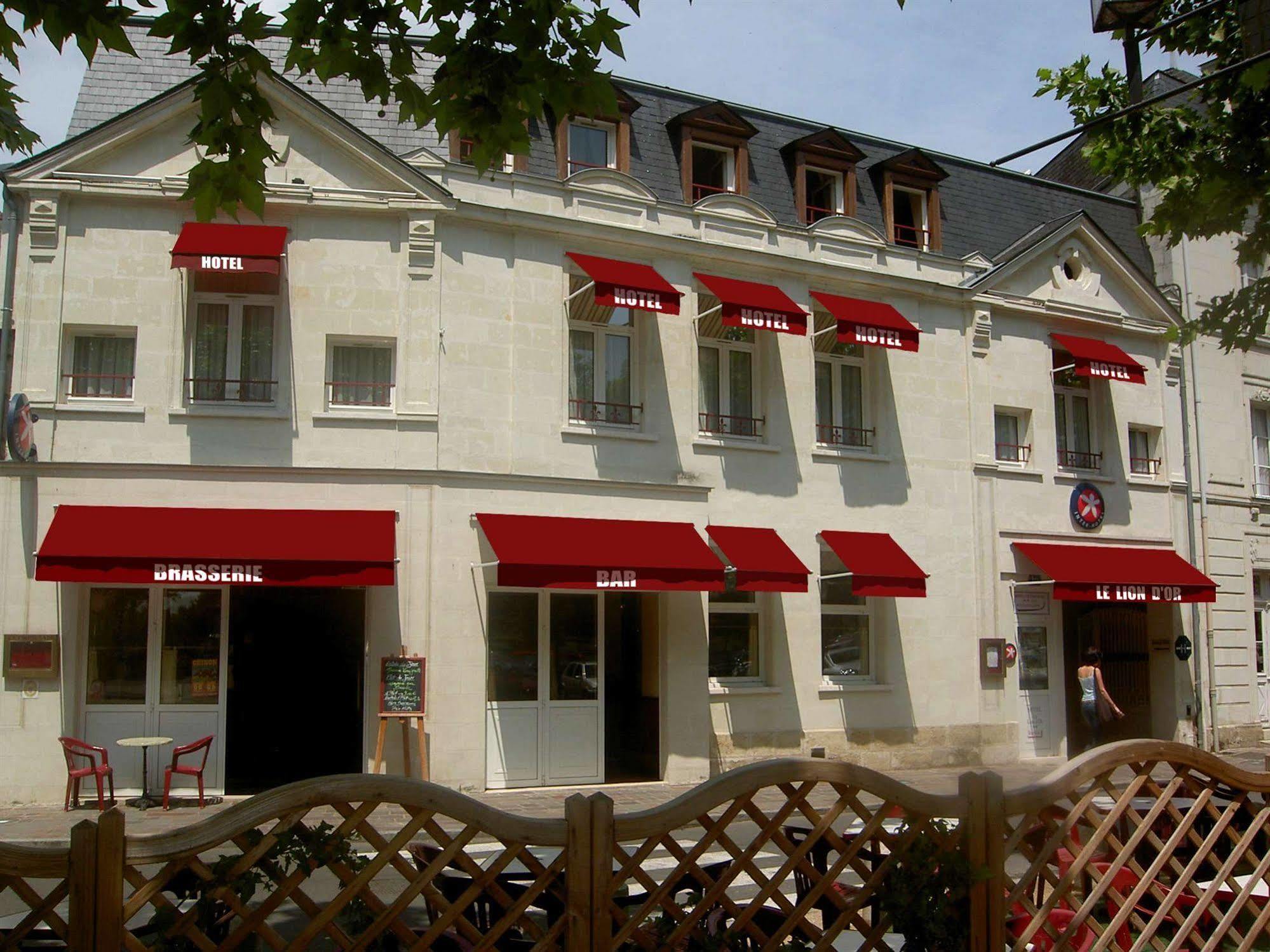 Brit Hotel Le Lion D'Or Шинон Экстерьер фото