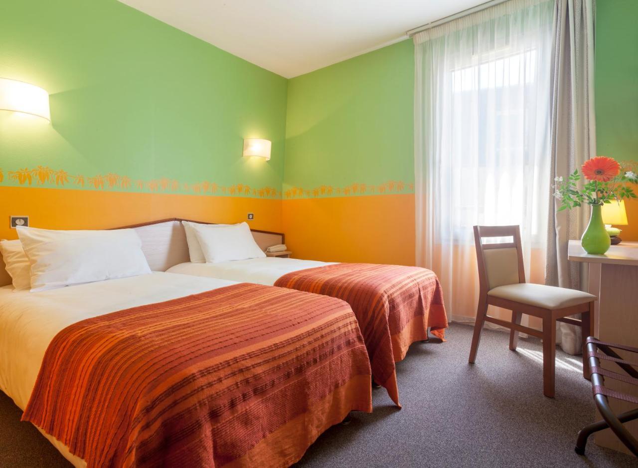 Brit Hotel Le Lion D'Or Шинон Экстерьер фото
